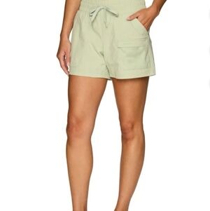 NWT womens Avalanche desert sage green crinkle woven shorts. Size XL